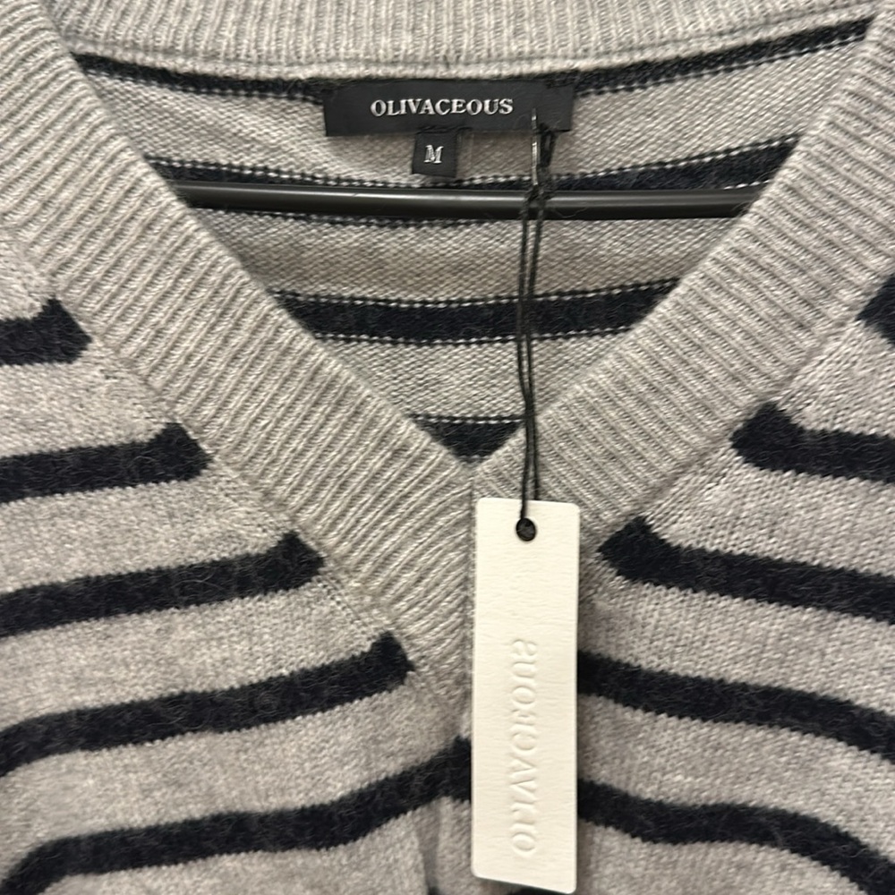 NWT Olivaceous Crop Sweater - Medium - Picture 2 of 5